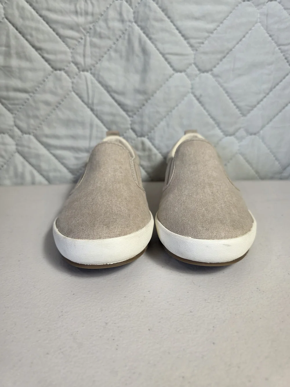 Taos Dandy Women's 8.5 Gray Athletic Running Sneakers Slip-On Round Toe Low Top